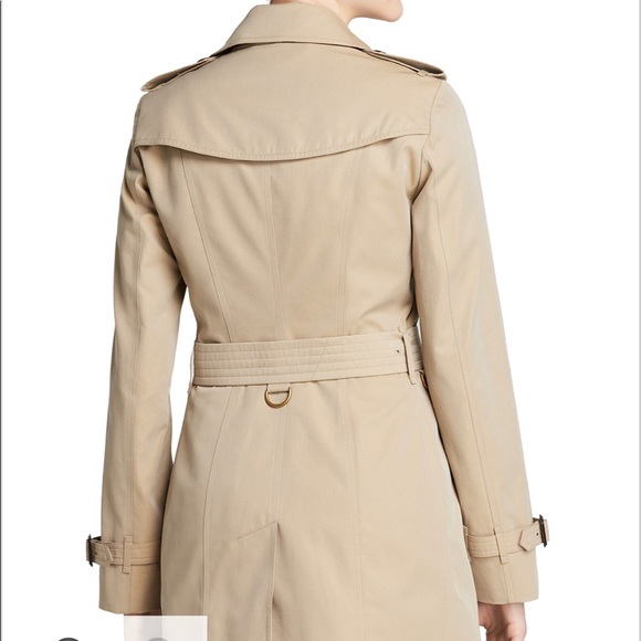 ❌SOLD❌ {Burberry} Sandringham honey trench coat 4 - Picture 2 of 7